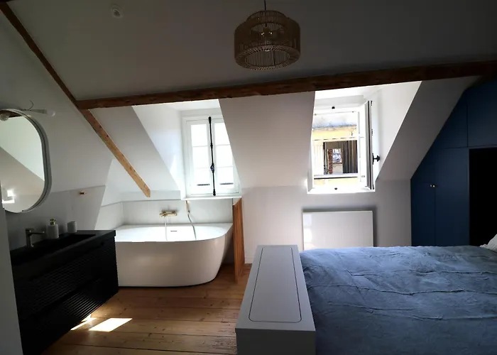 Holiday home La Canopee De *