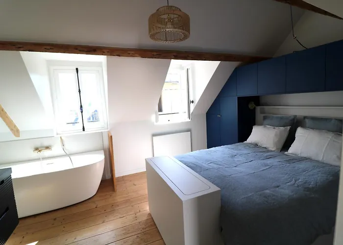 Holiday home La Canopee De *